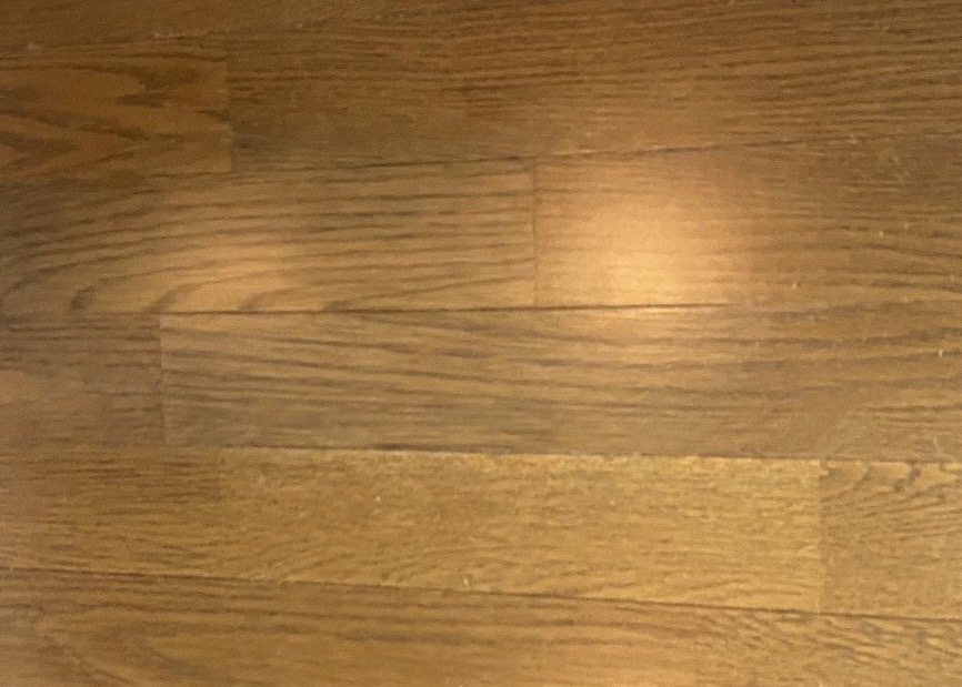 施工後：補修後のフローリング