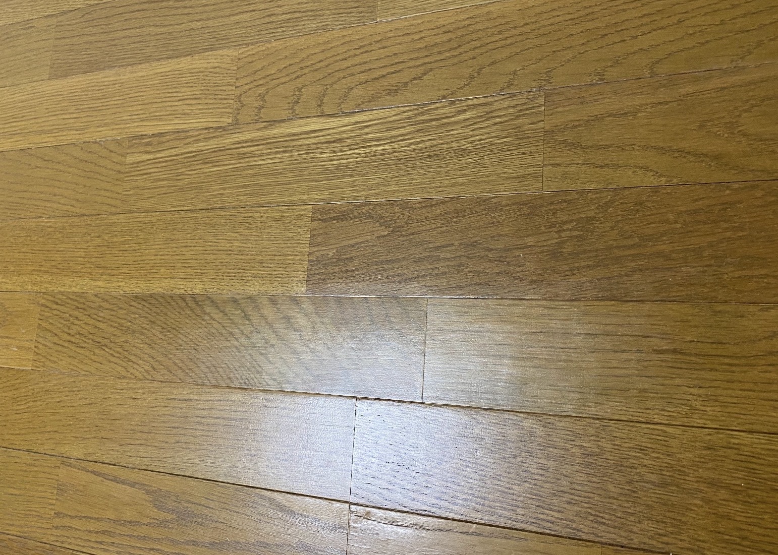 施工後：補修後の見た目も踏み心地も元通り